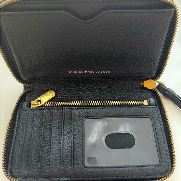 Marc Jacobs wristlet - Picture 2 of 2